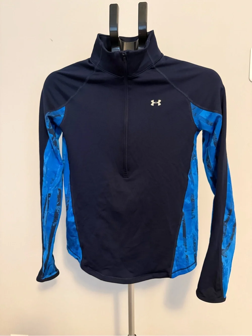 Under Armour Women’s Navy and Blue Long-Sleeve half zip